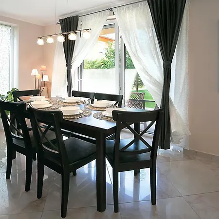 Townhouse On Budapest Border