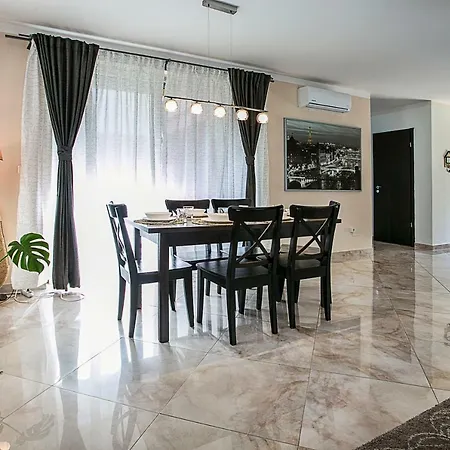 Townhouse On Budapest Border Holiday home *