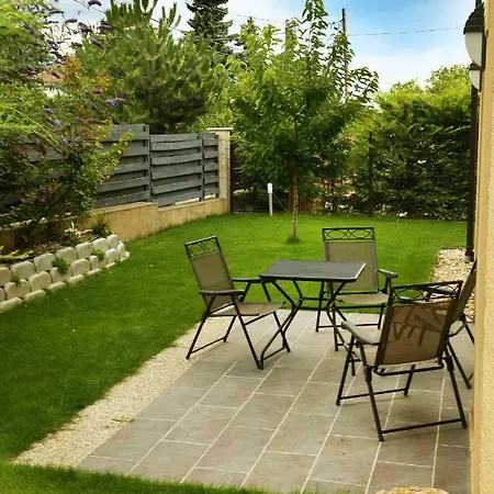 Townhouse On Budapest Border *