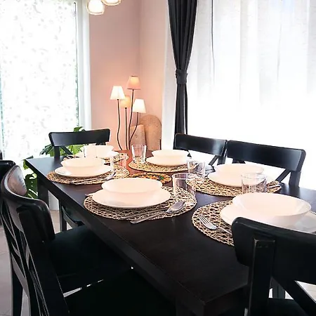 Townhouse On Budapest Border Ferienhaus