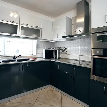 Townhouse On Budapest Border Ferienhaus