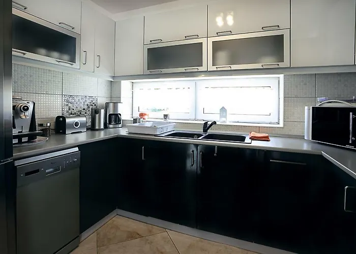 Townhouse On Budapest Border 別荘 ブダエルシュ