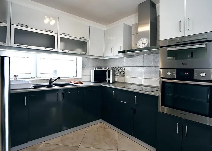 Townhouse On Budapest Border 別荘