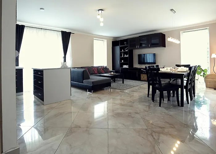 別荘 Townhouse On Budapest Border ブダエルシュ